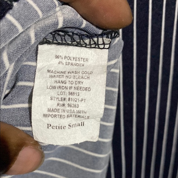 Blue and White Sleeveless Tie Front Blouse - Picture 4 of 4